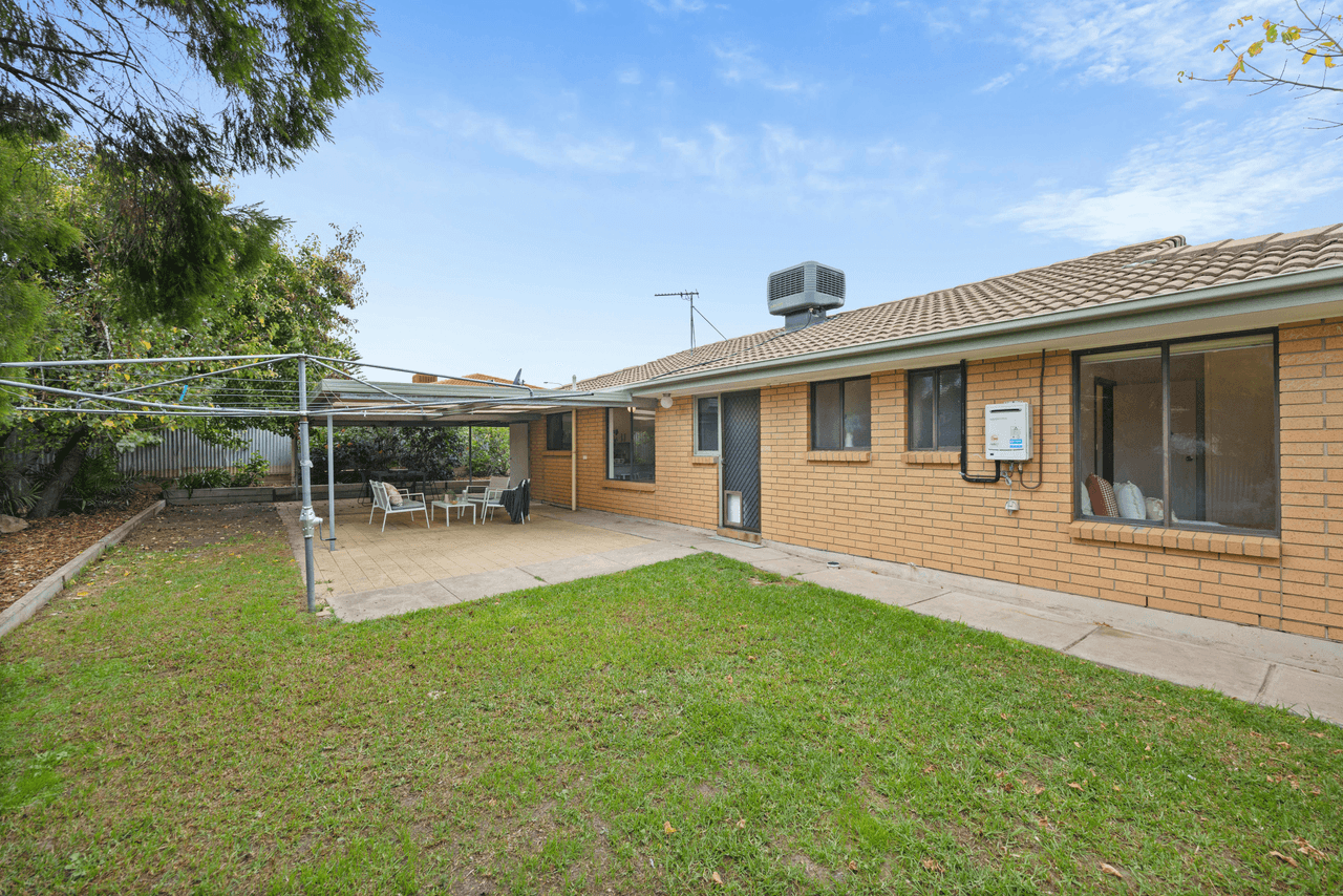 64 Emmerson Drive, MORPHETT VALE, SA 5162