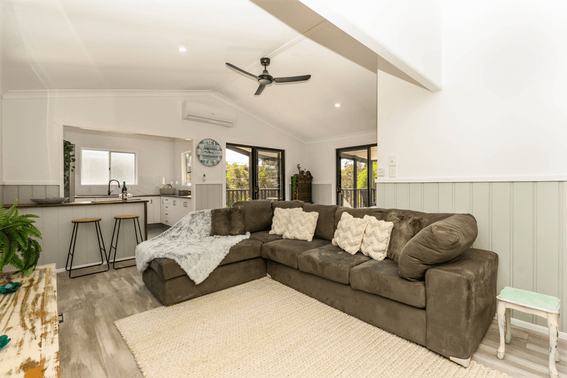 76 Highland Ridge Road, RUSSELL ISLAND, QLD 4184