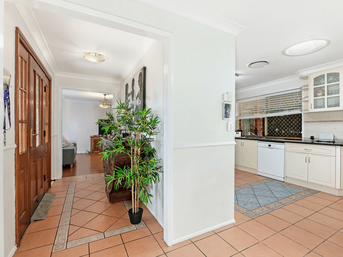 15 Haswell Court, Raceview, QLD 4305