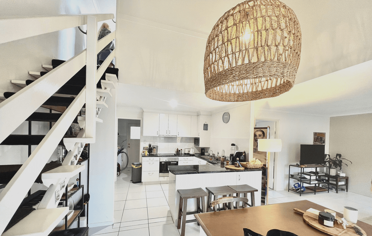 25/172 Barrier Reef Drive, Mermaid Waters, QLD 4218