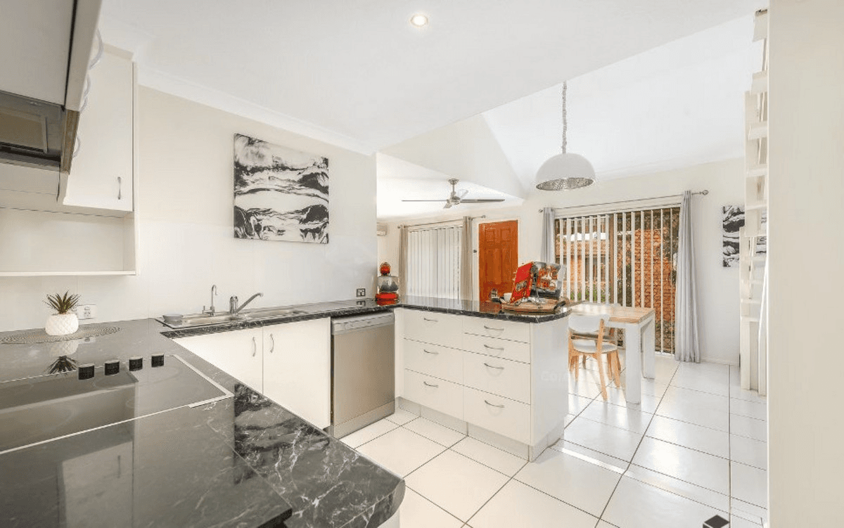 25/172 Barrier Reef Drive, Mermaid Waters, QLD 4218