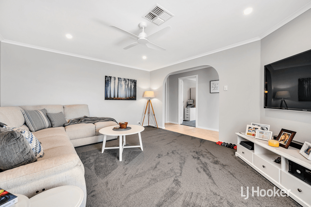 18 Platten Avenue, HILLBANK, SA 5112