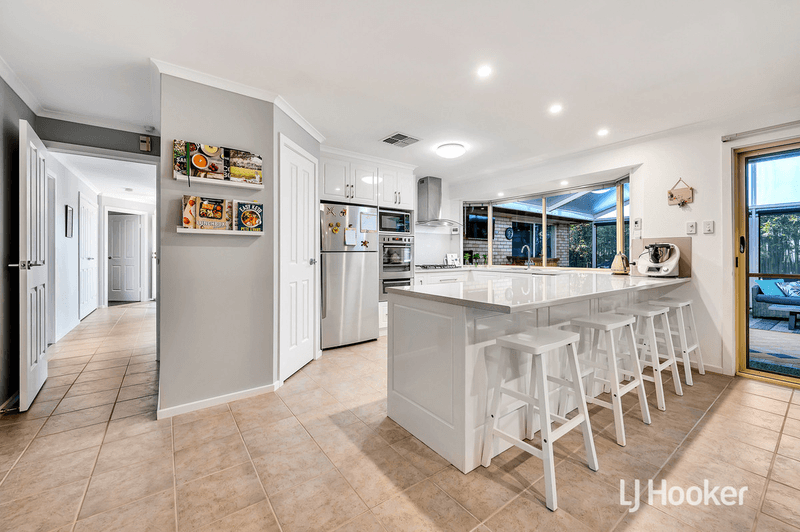 18 Platten Avenue, HILLBANK, SA 5112