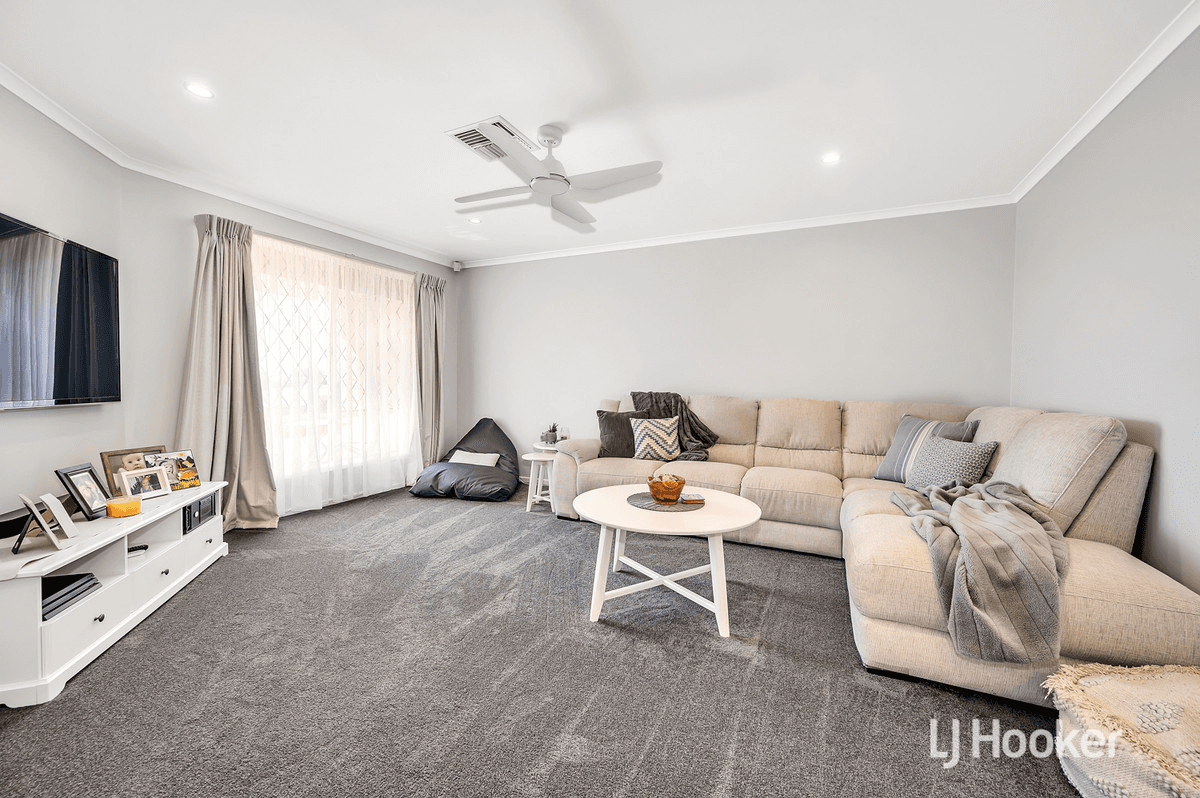 18 Platten Avenue, HILLBANK, SA 5112