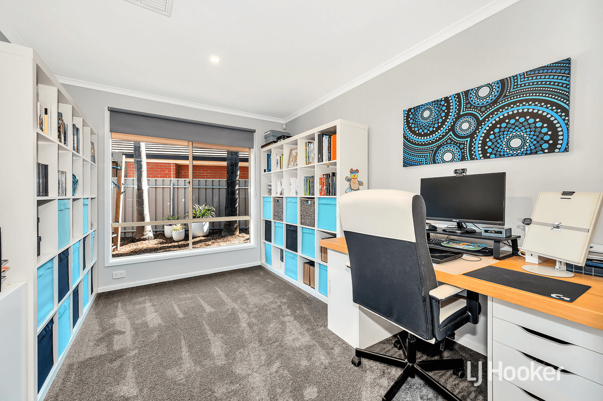 18 Platten Avenue, HILLBANK, SA 5112