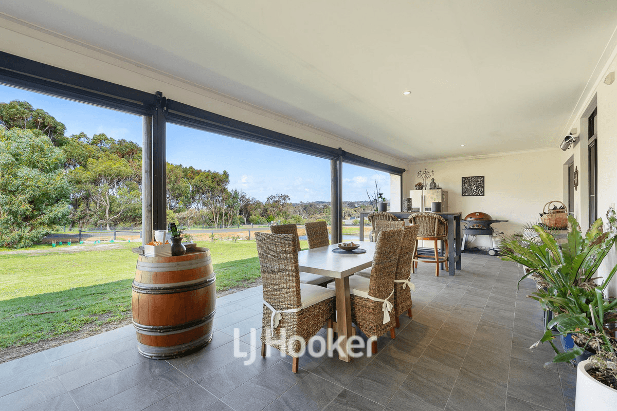 20 Hebrides Close, QUINDALUP, WA 6281