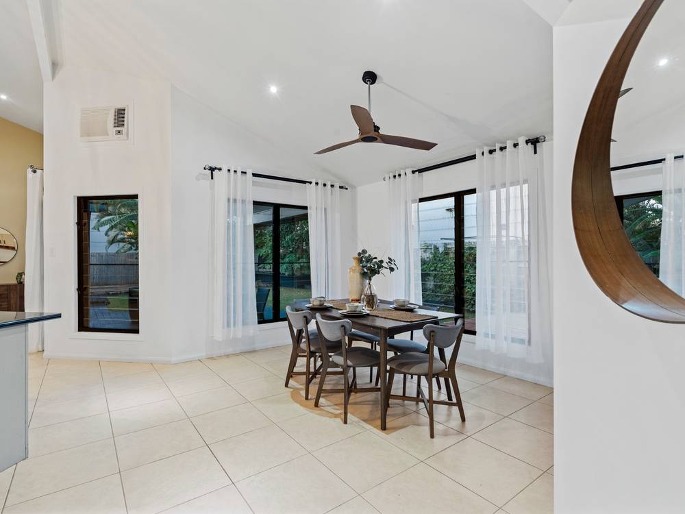 22 Waterville Drive, THORNLANDS, QLD 4164