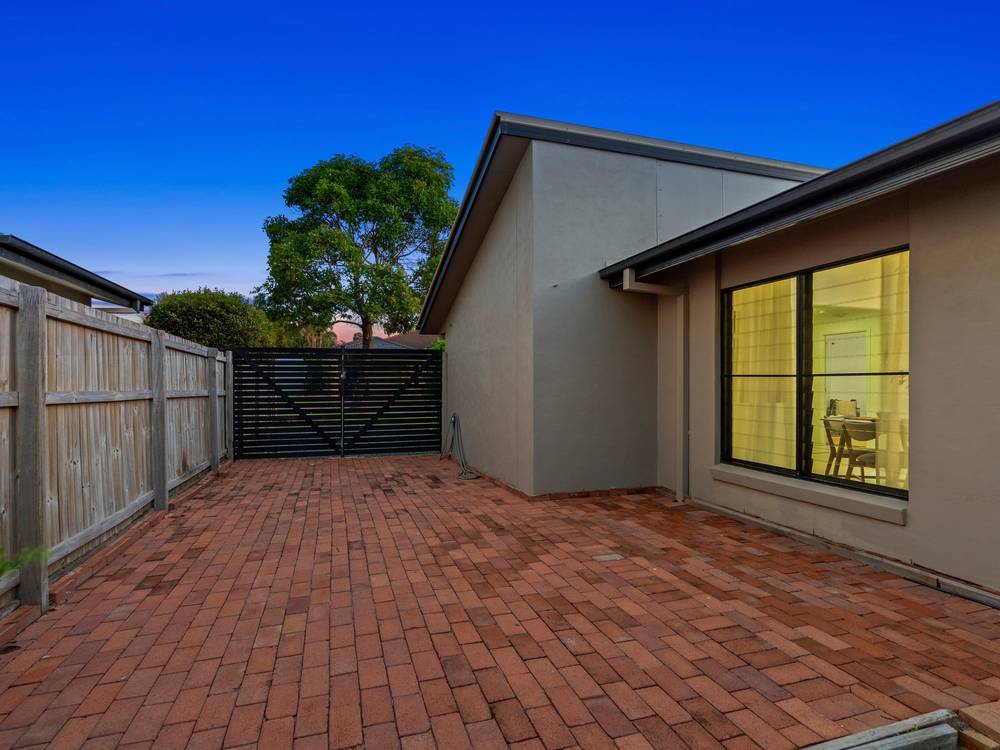 22 Waterville Drive, THORNLANDS, QLD 4164