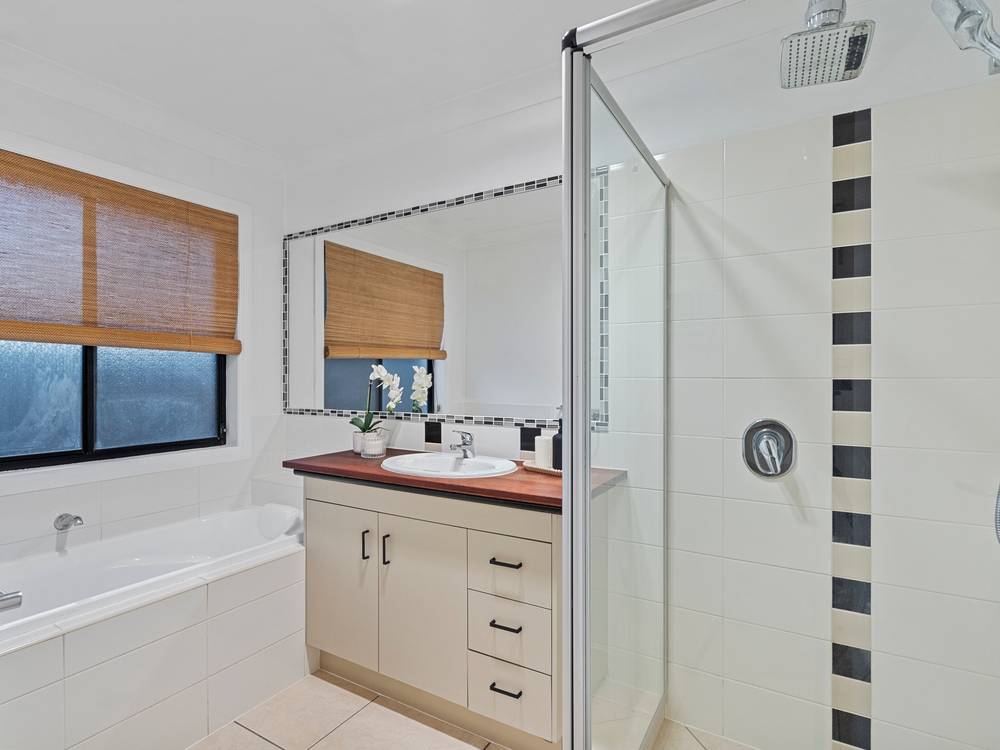 22 Waterville Drive, THORNLANDS, QLD 4164