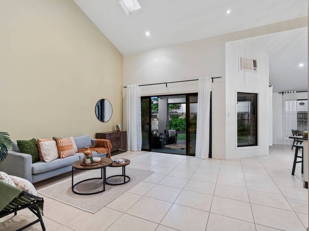 22 Waterville Drive, THORNLANDS, QLD 4164