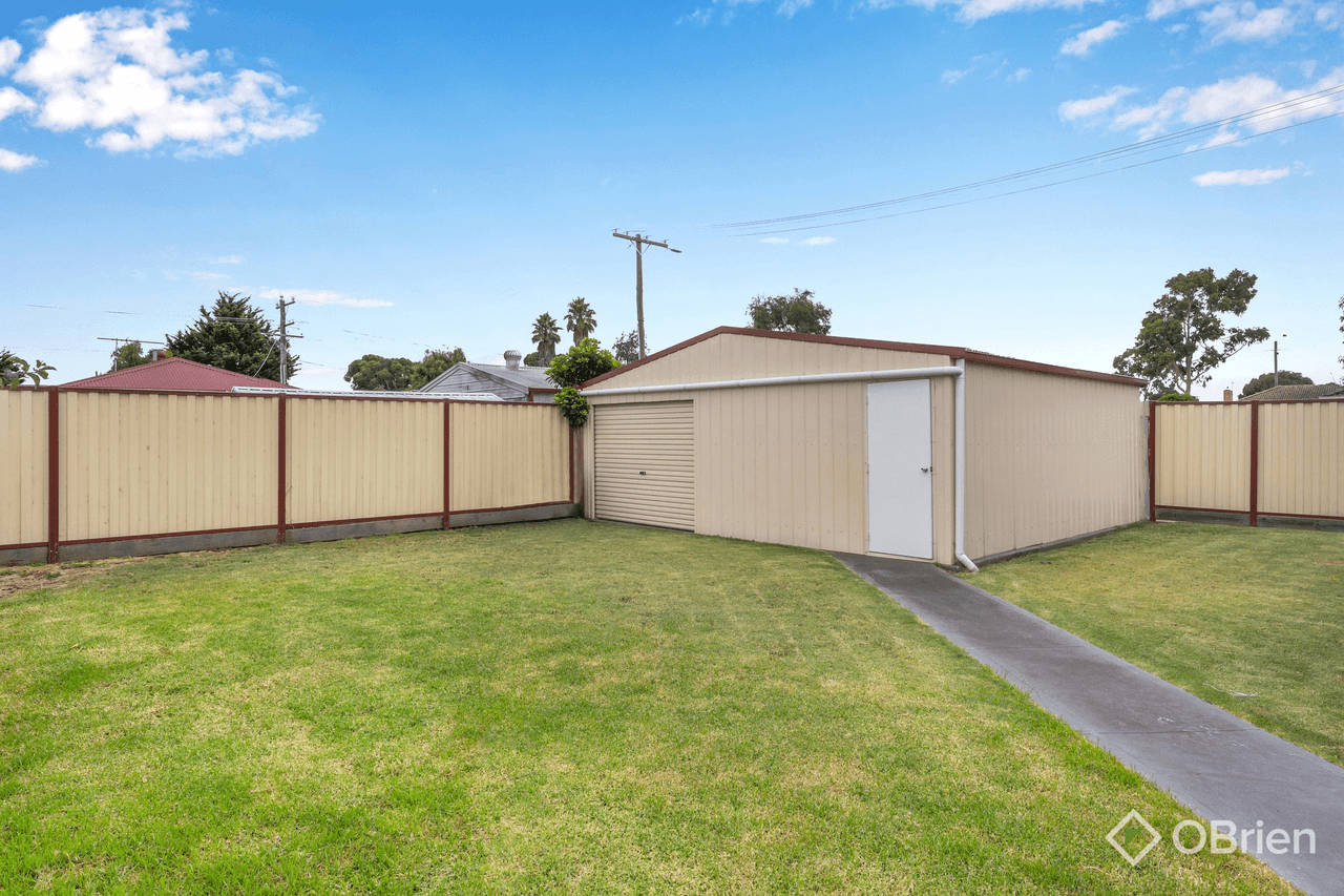 2 Acacia Crescent, Melton South, VIC 3338