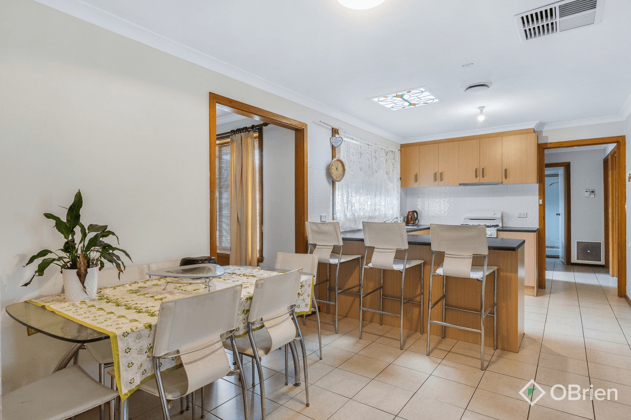 2 Acacia Crescent, Melton South, VIC 3338