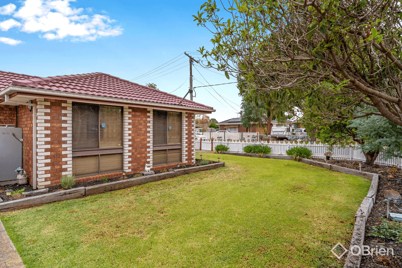 2 Acacia Crescent, Melton South, VIC 3338