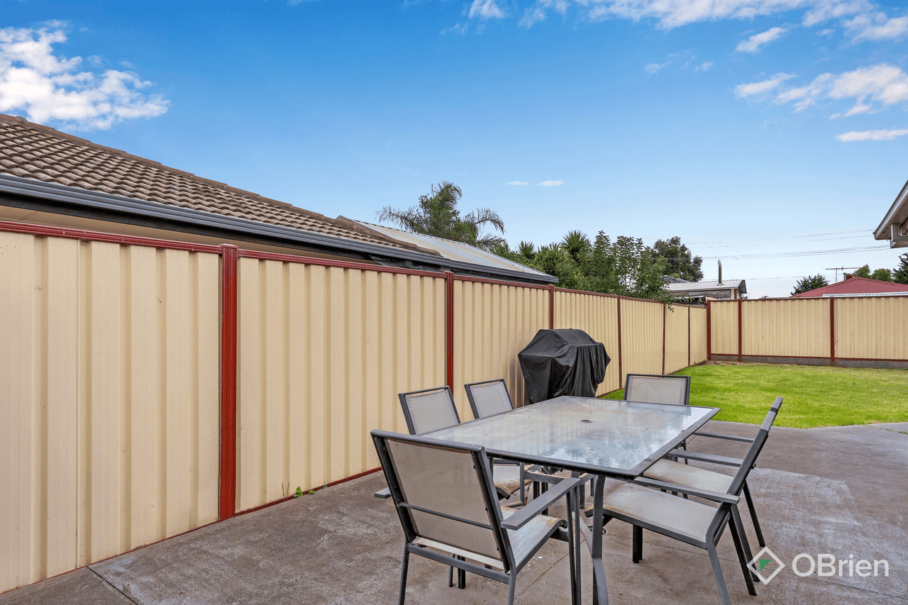 2 Acacia Crescent, Melton South, VIC 3338