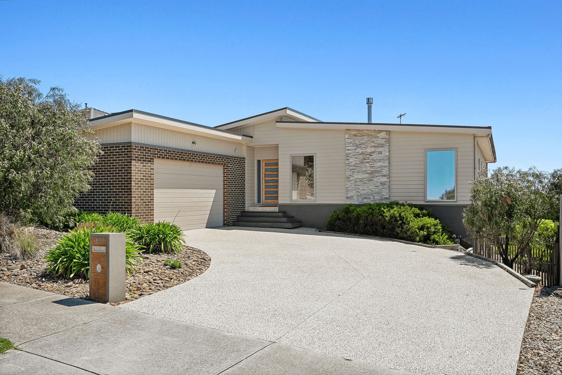 55 Stoneleigh Crescent, Highton, VIC 3216