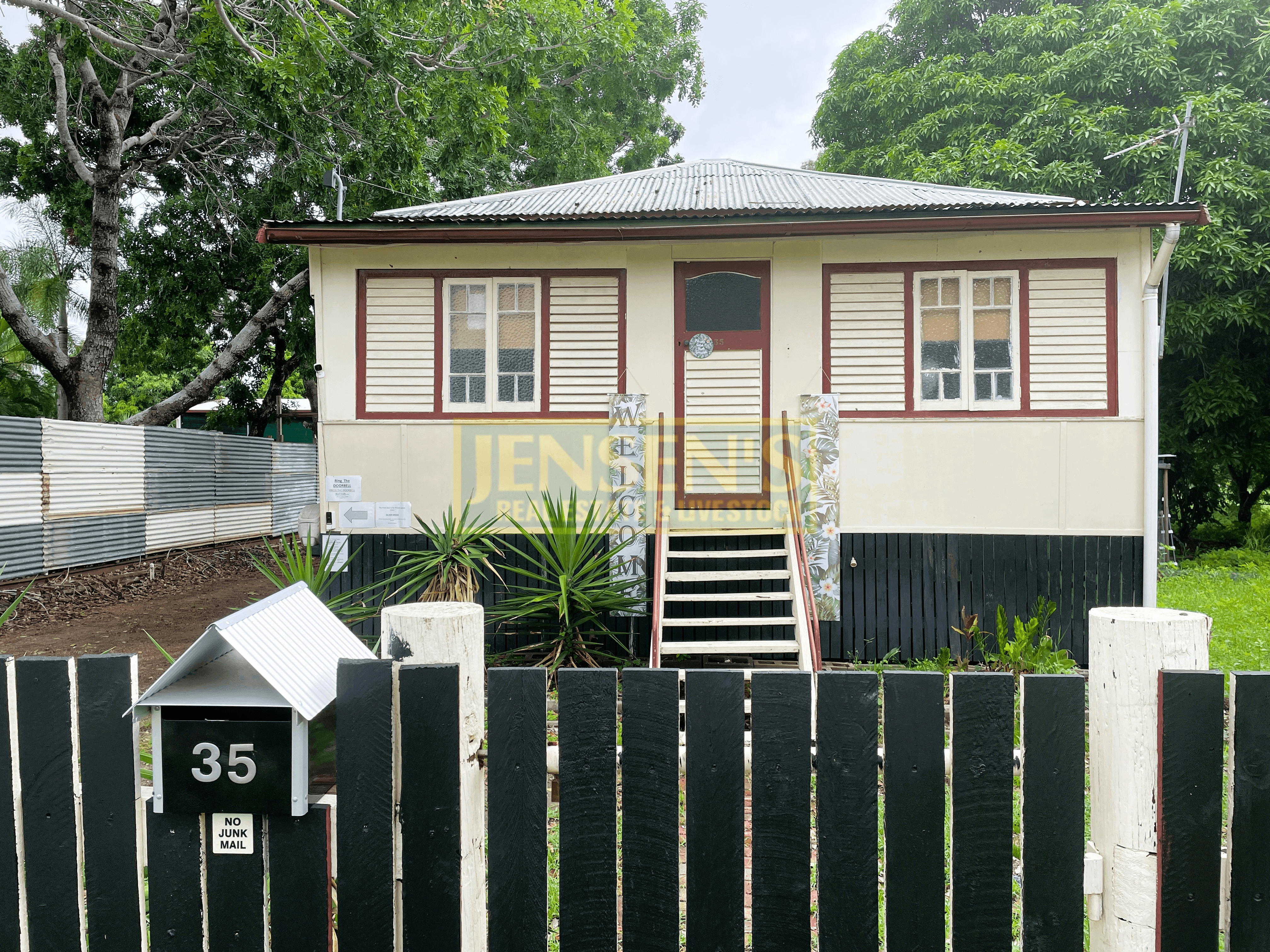 35 Melville Street, CHARTERS TOWERS CITY, QLD 4820