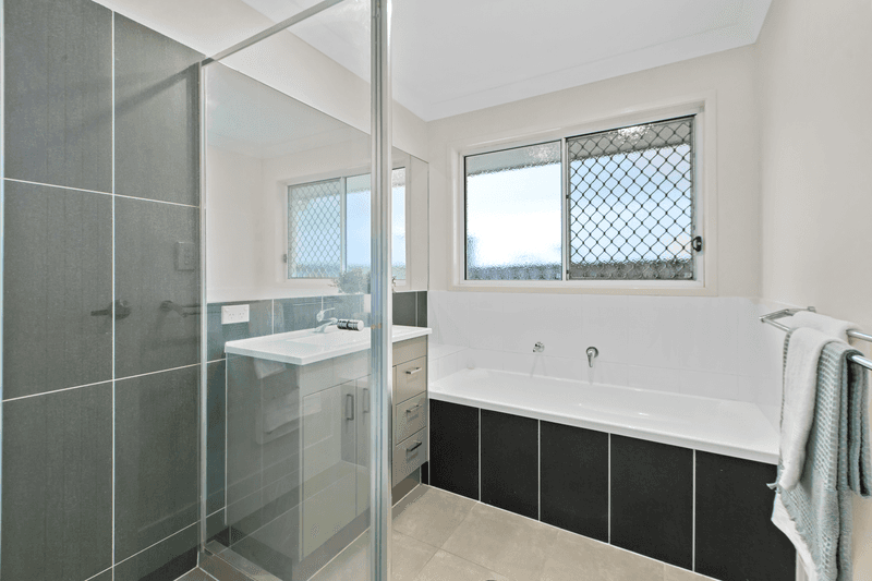 29 Wallaby Parade, ROCHEDALE, QLD 4123