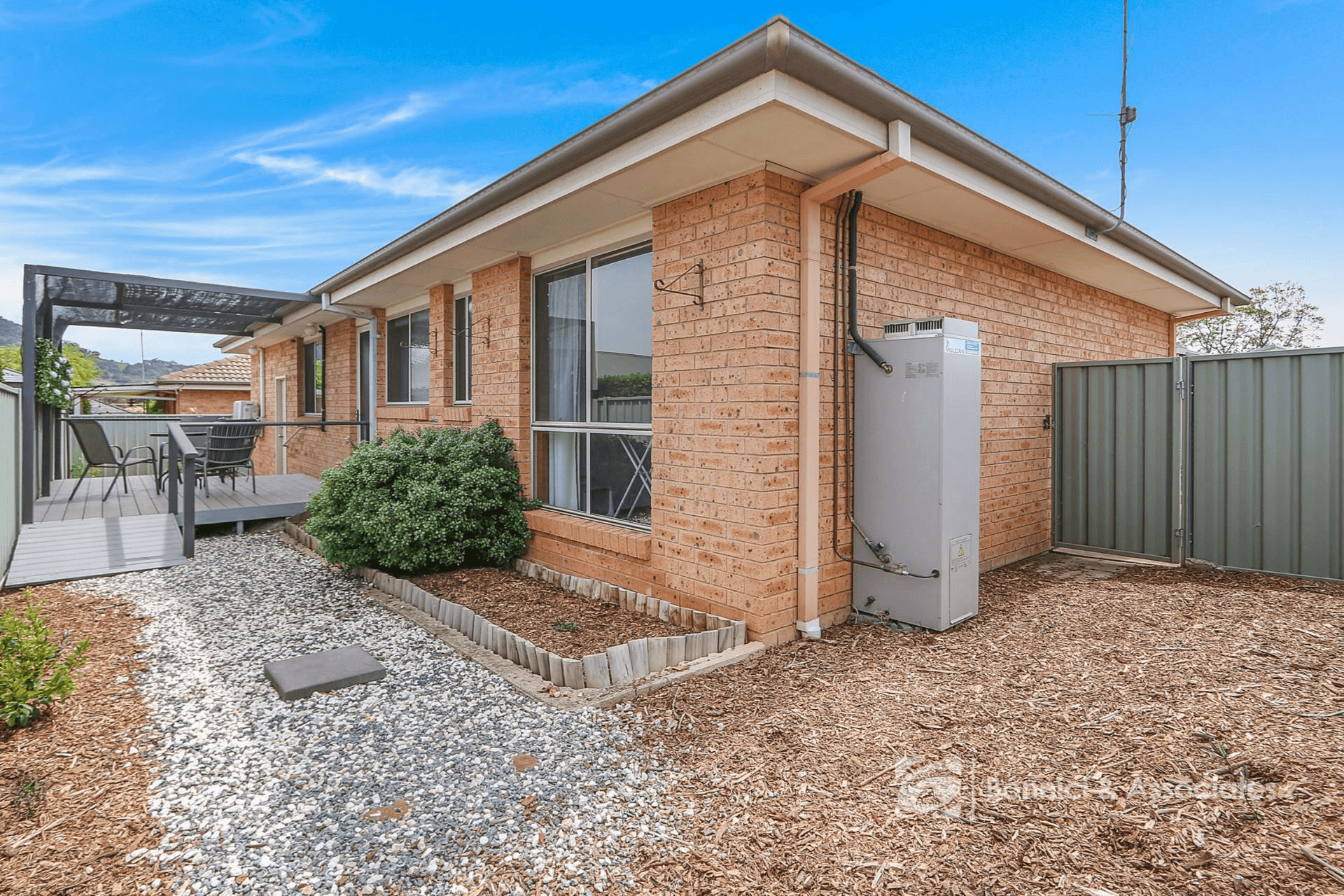 2/1 Kingfisher Drive, West Wodonga, VIC 3690