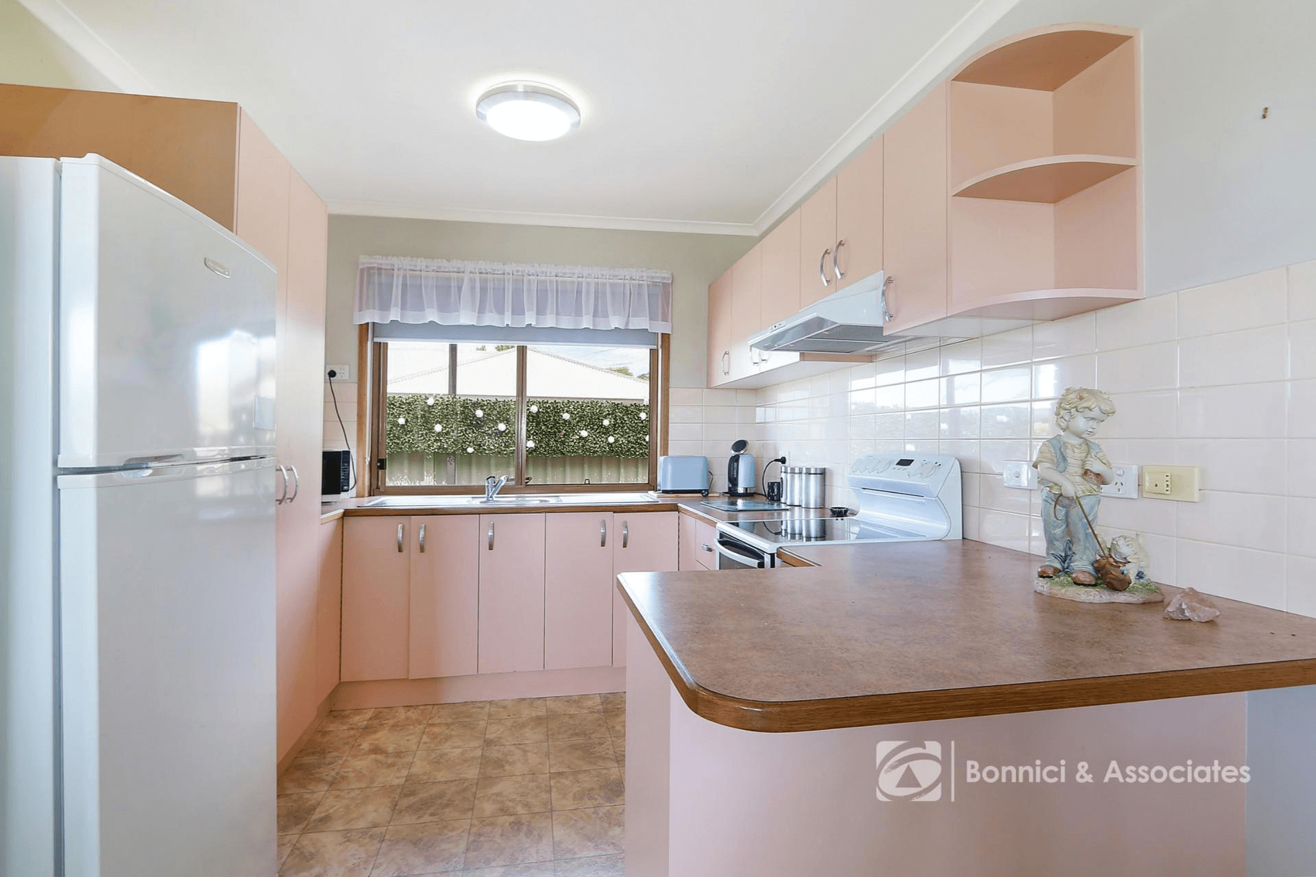 2/1 Kingfisher Drive, West Wodonga, VIC 3690