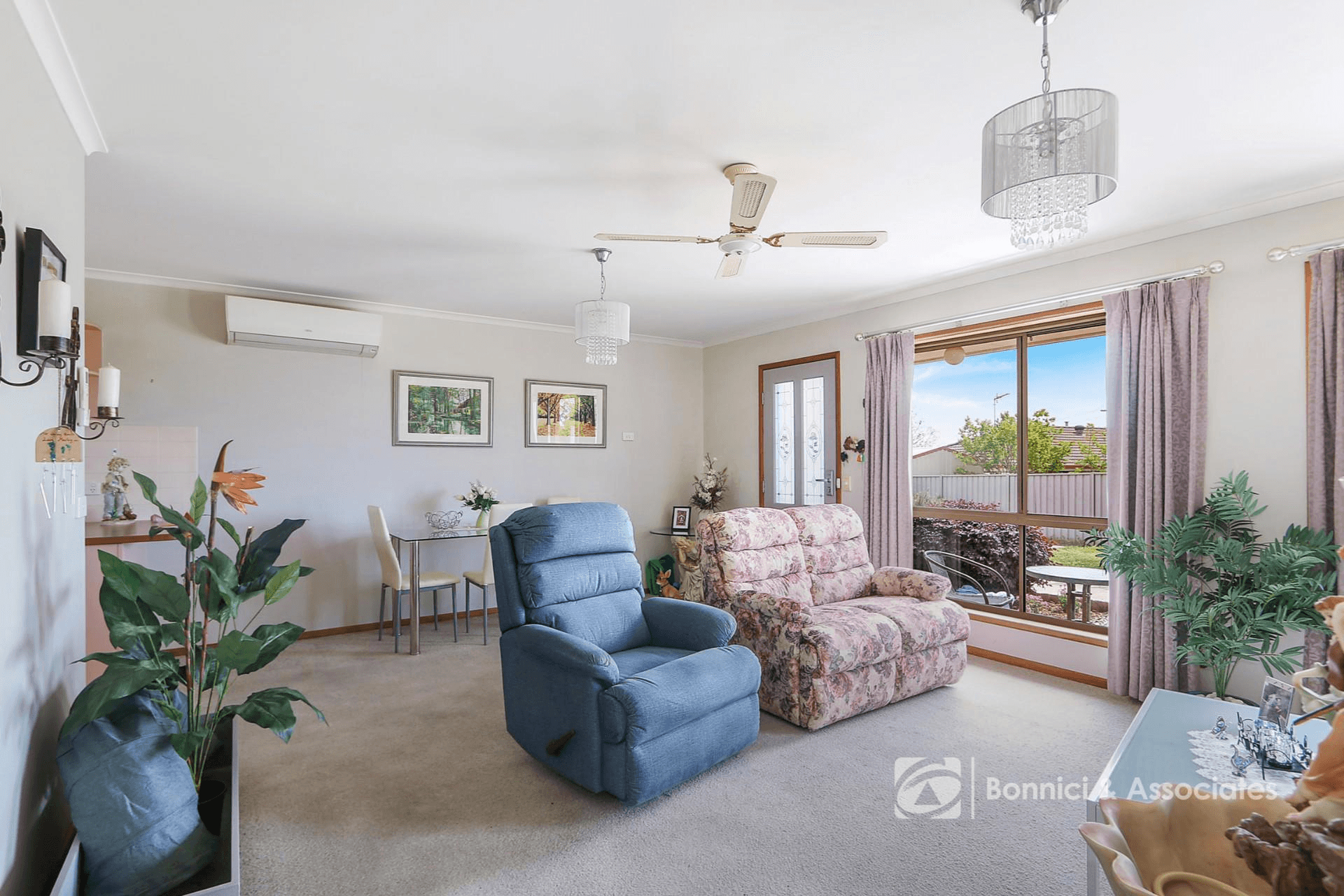 2/1 Kingfisher Drive, West Wodonga, VIC 3690