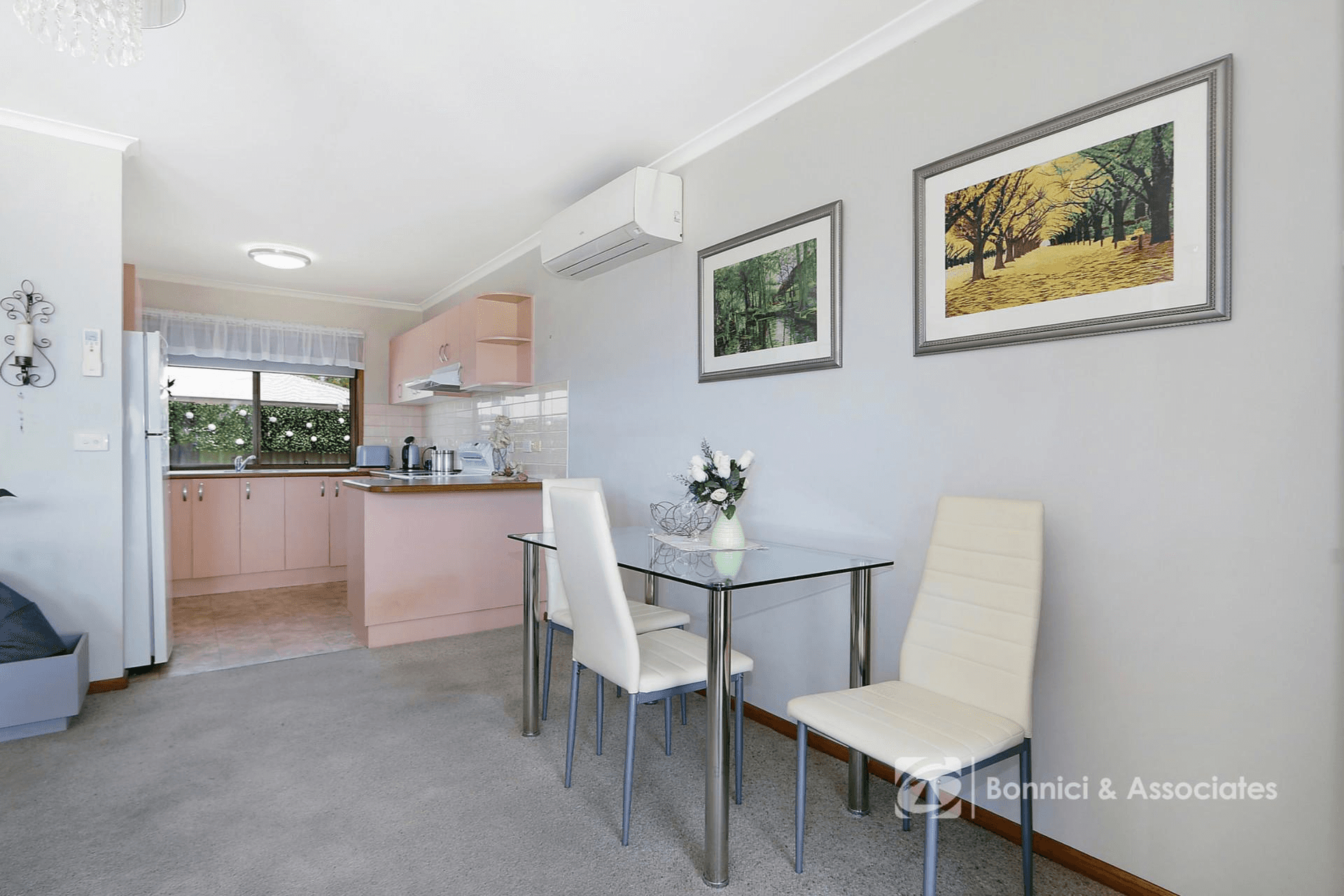 2/1 Kingfisher Drive, West Wodonga, VIC 3690