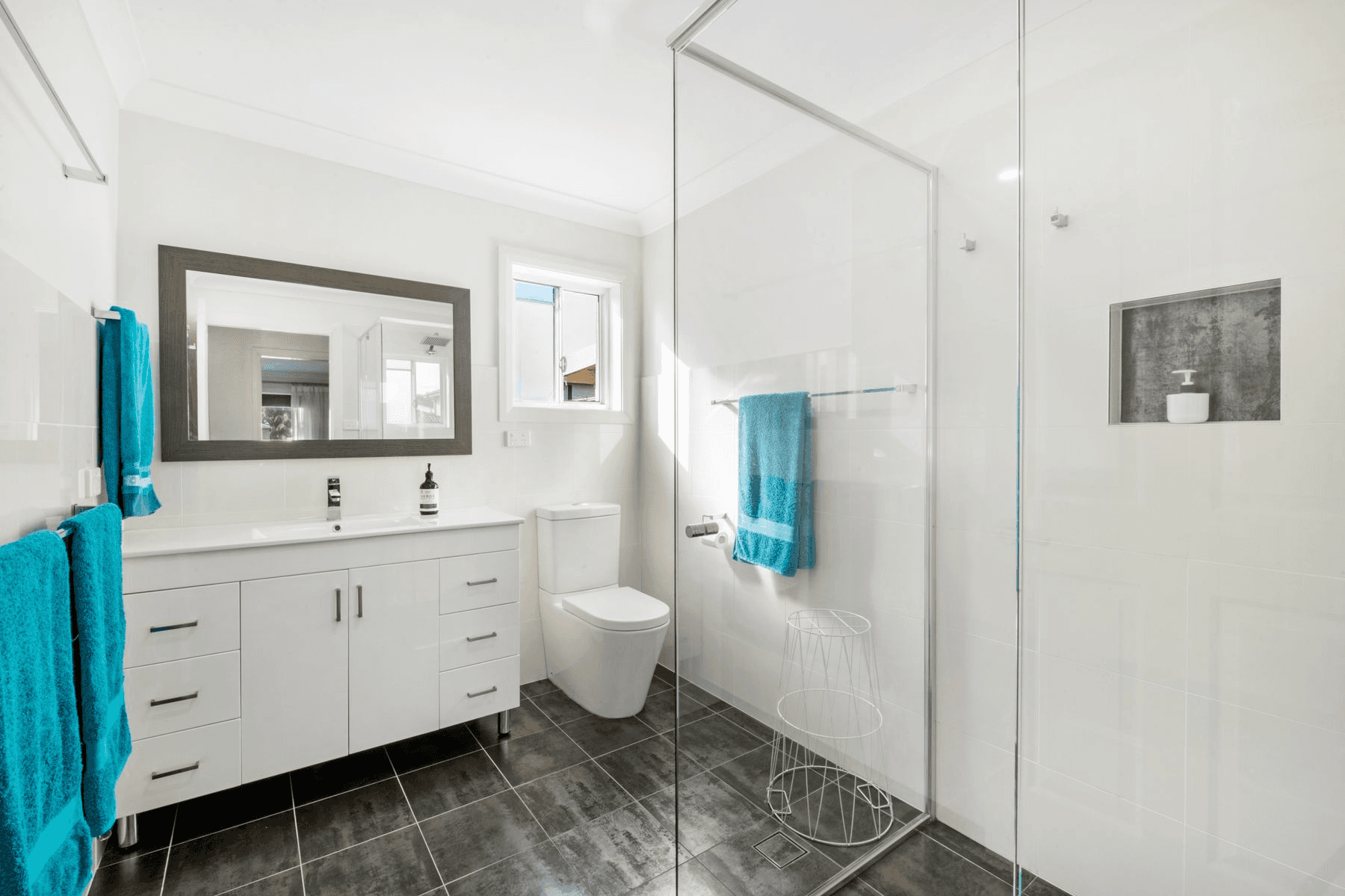 18 Captain Cook Crescent, LONG JETTY, NSW 2261
