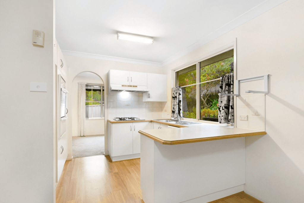 1 Finch Place, POINT CLARE, NSW 2250