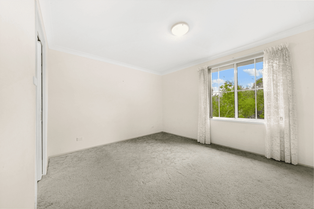 1 Finch Place, POINT CLARE, NSW 2250