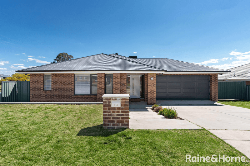 44 Melaleuca Drive, FOREST HILL, NSW 2651