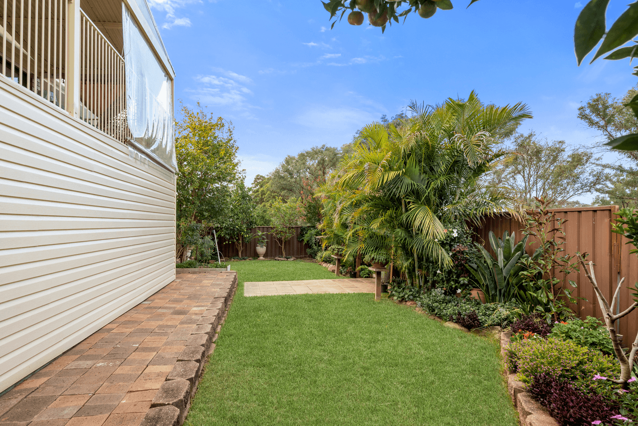 12 METHIL Place, ST ANDREWS, NSW 2566