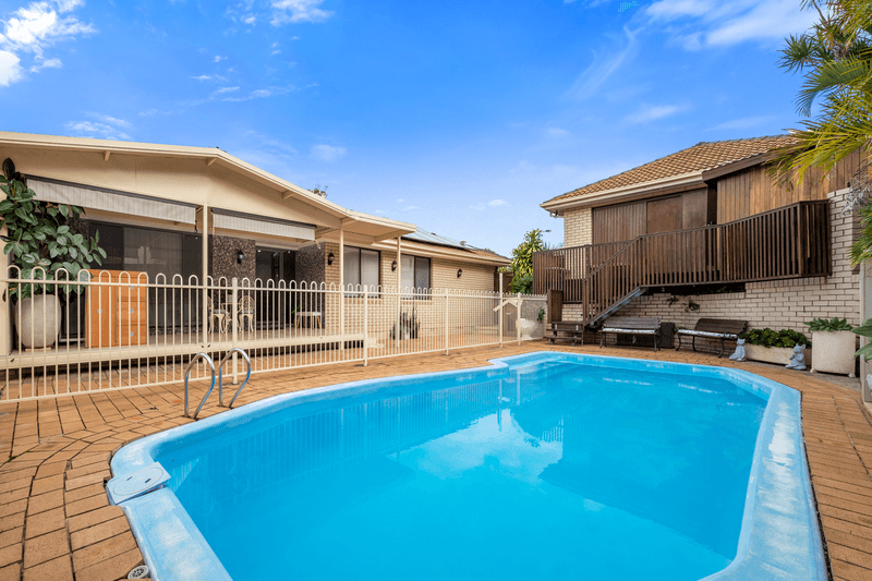 12 METHIL Place, ST ANDREWS, NSW 2566