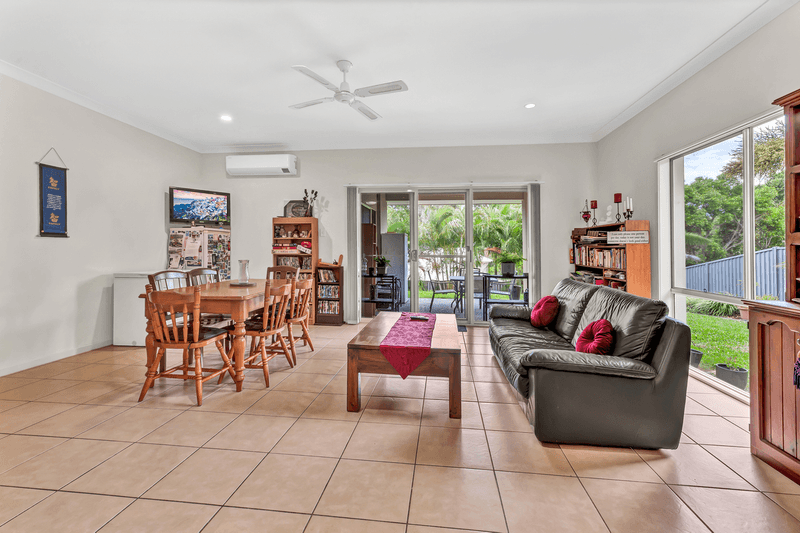 18 Berrimilla Lane, COOMERA WATERS, QLD 4209