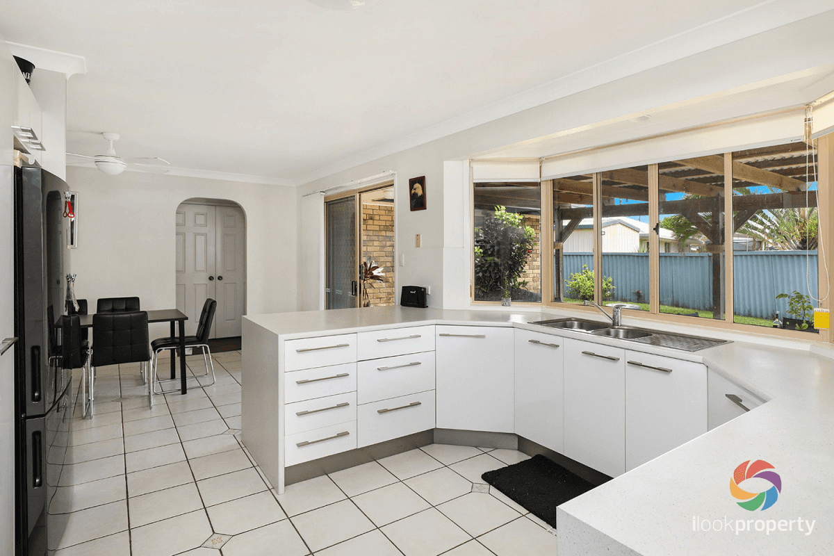 4 Bullando Street, WARANA, QLD 4575