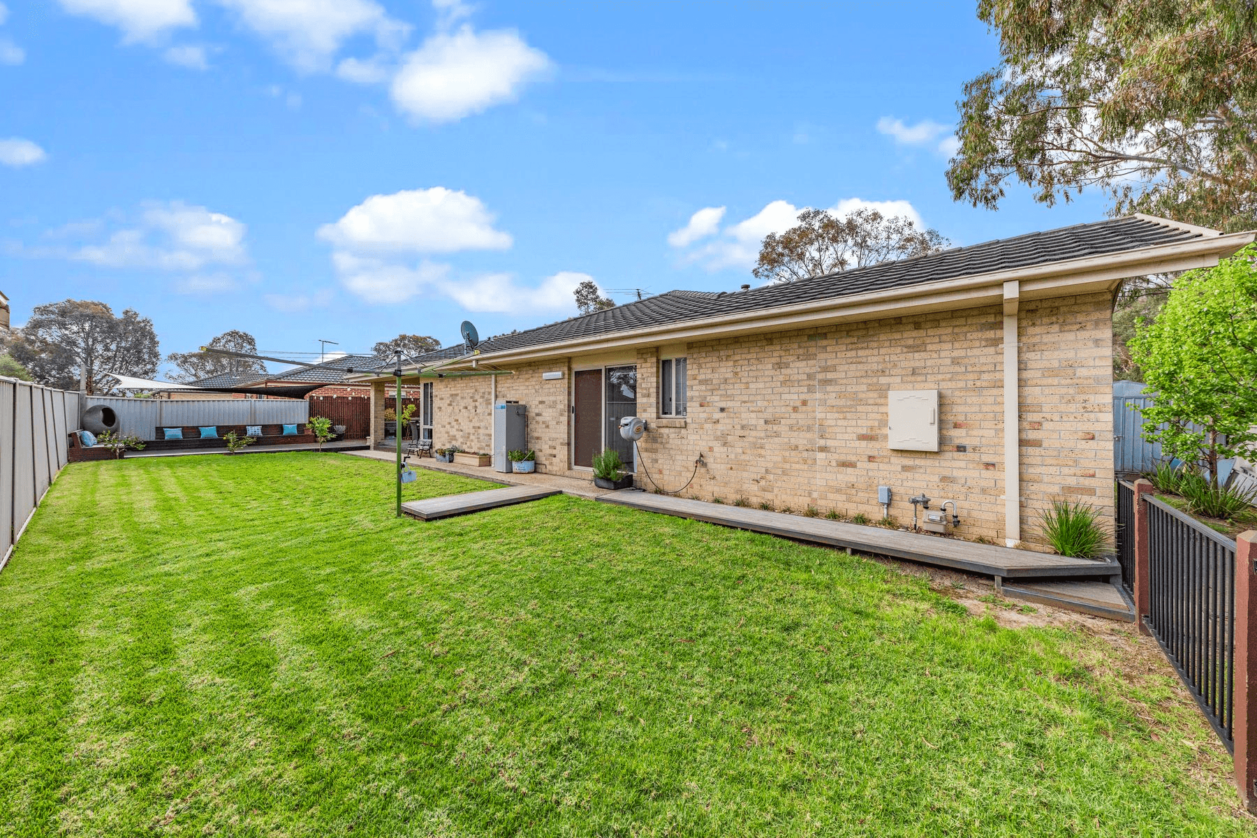 1 Wonboyn Close, Pakenham, VIC 3810