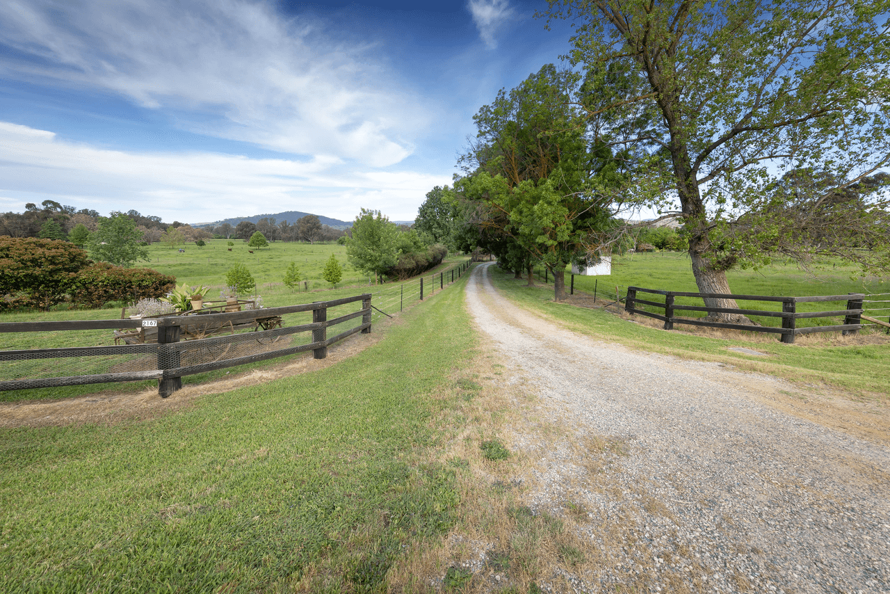 2167 KIEWA VALLEY HWY, KERGUNYAH, VIC 3691