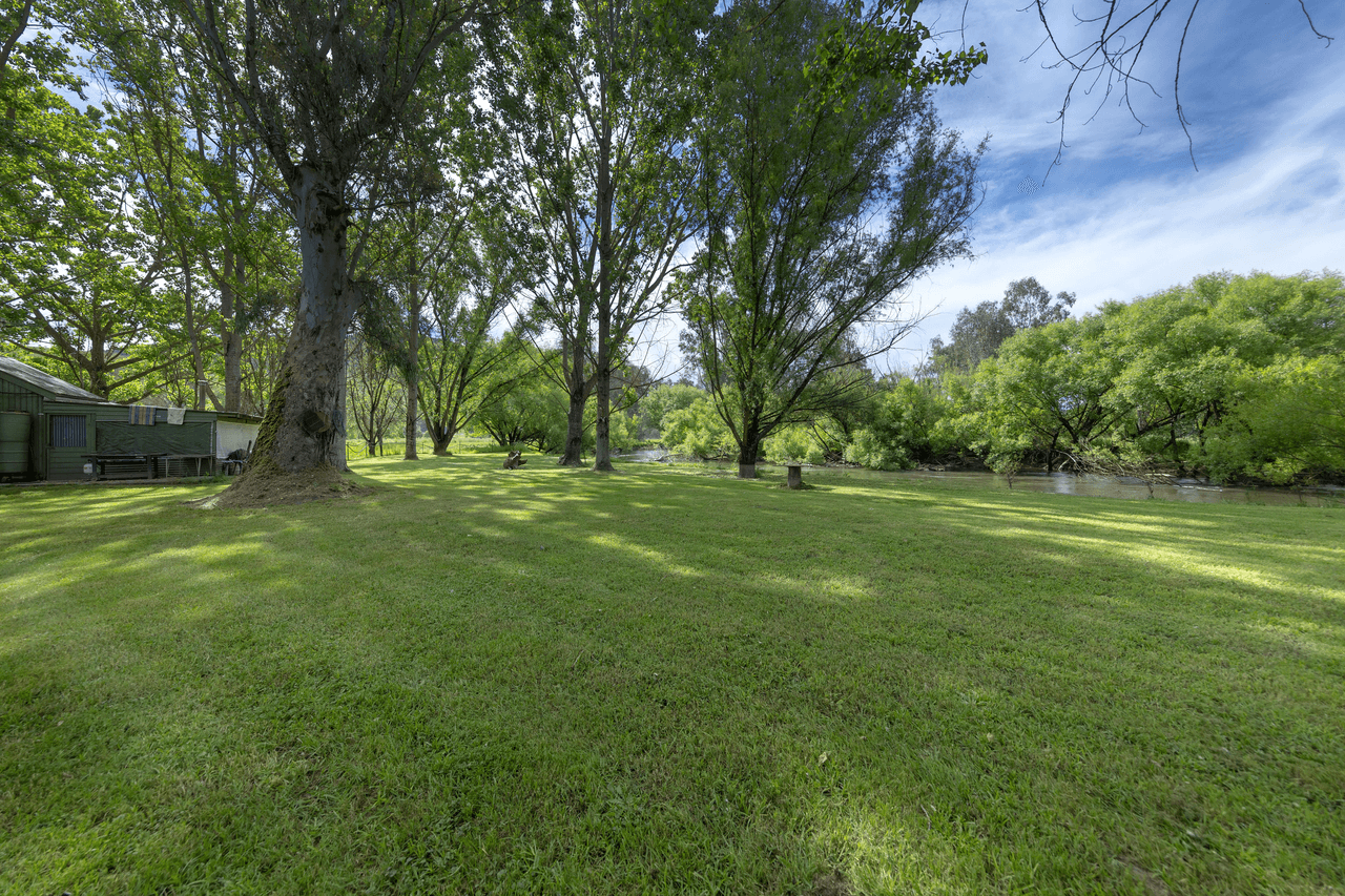 2167 KIEWA VALLEY HWY, KERGUNYAH, VIC 3691