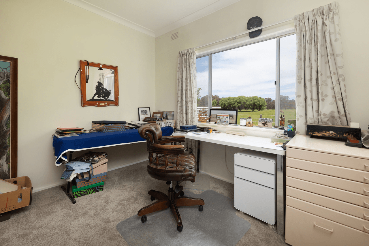 2167 KIEWA VALLEY HWY, KERGUNYAH, VIC 3691