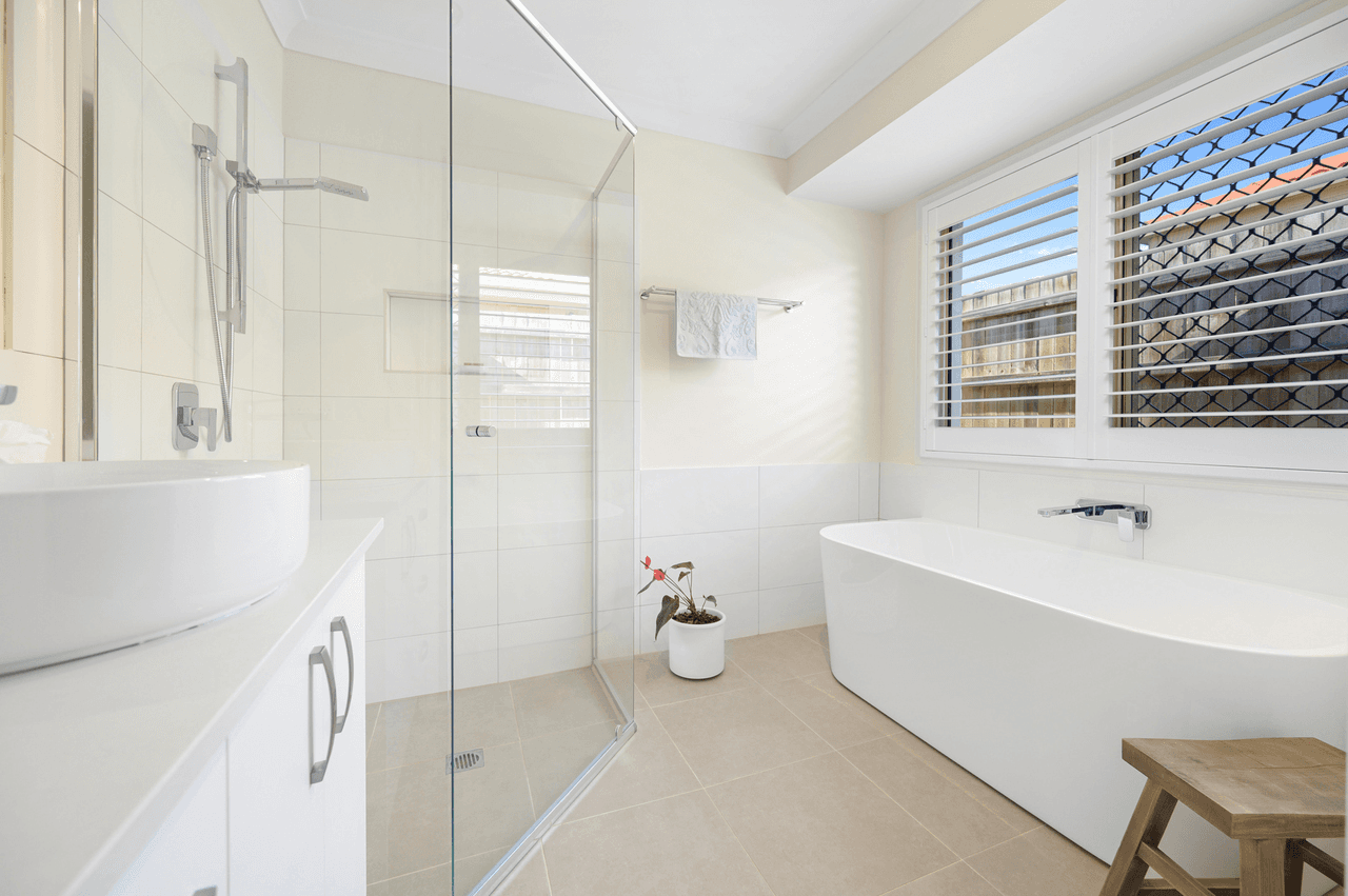 41 Desert Falls Crescent, PARKWOOD, QLD 4214