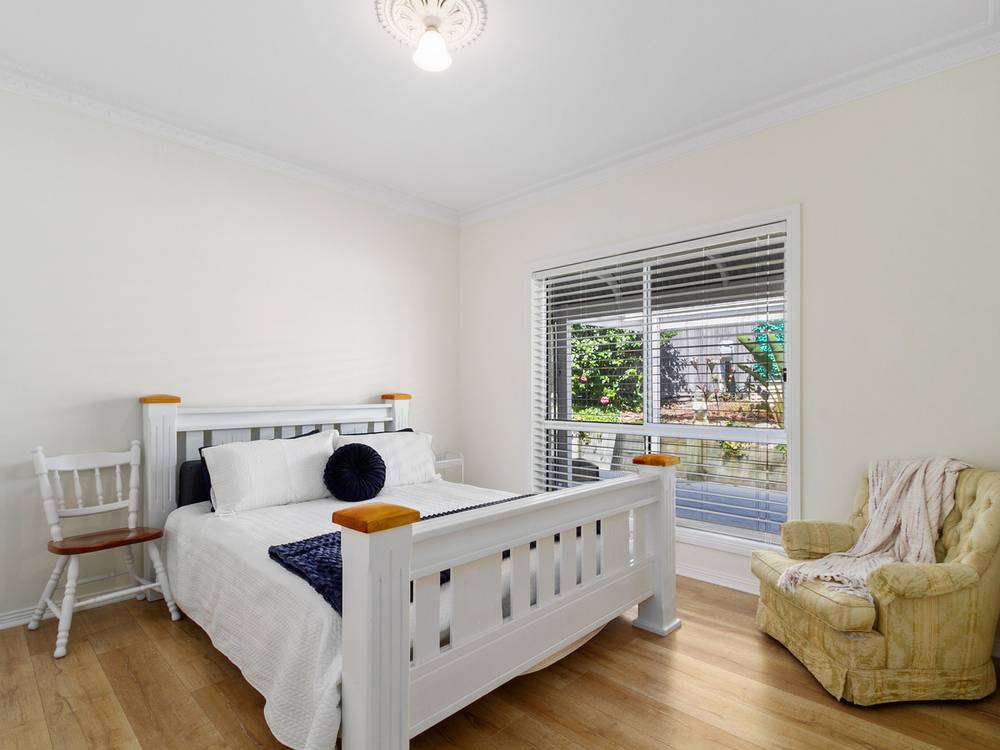 90 Stirling Drive, LAKES ENTRANCE, VIC 3909