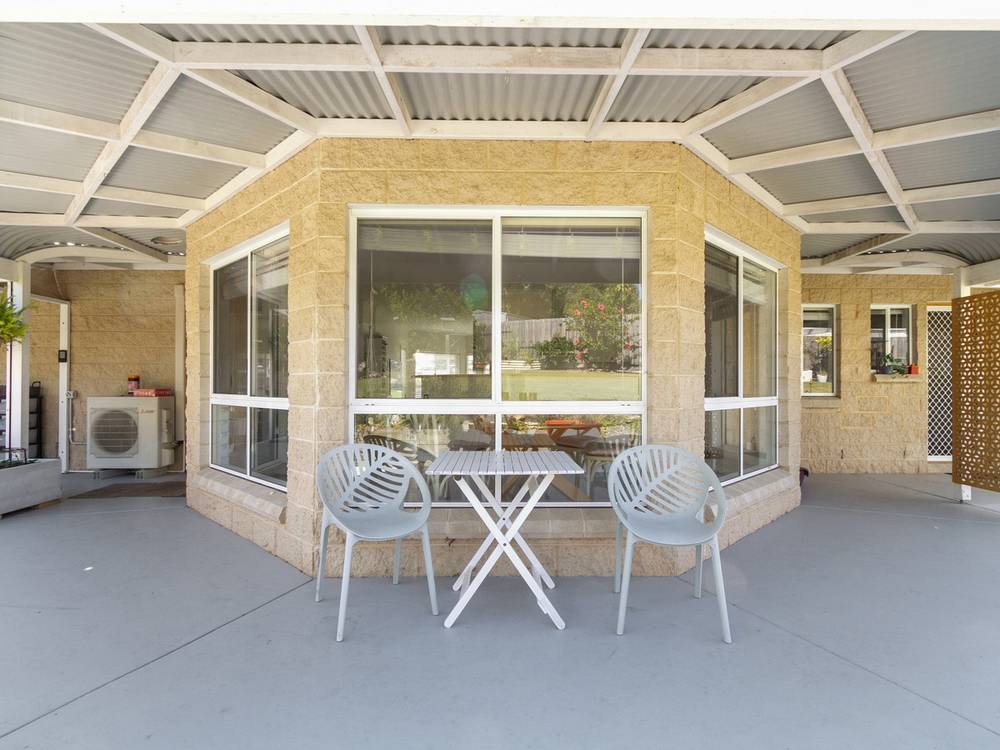 90 Stirling Drive, LAKES ENTRANCE, VIC 3909
