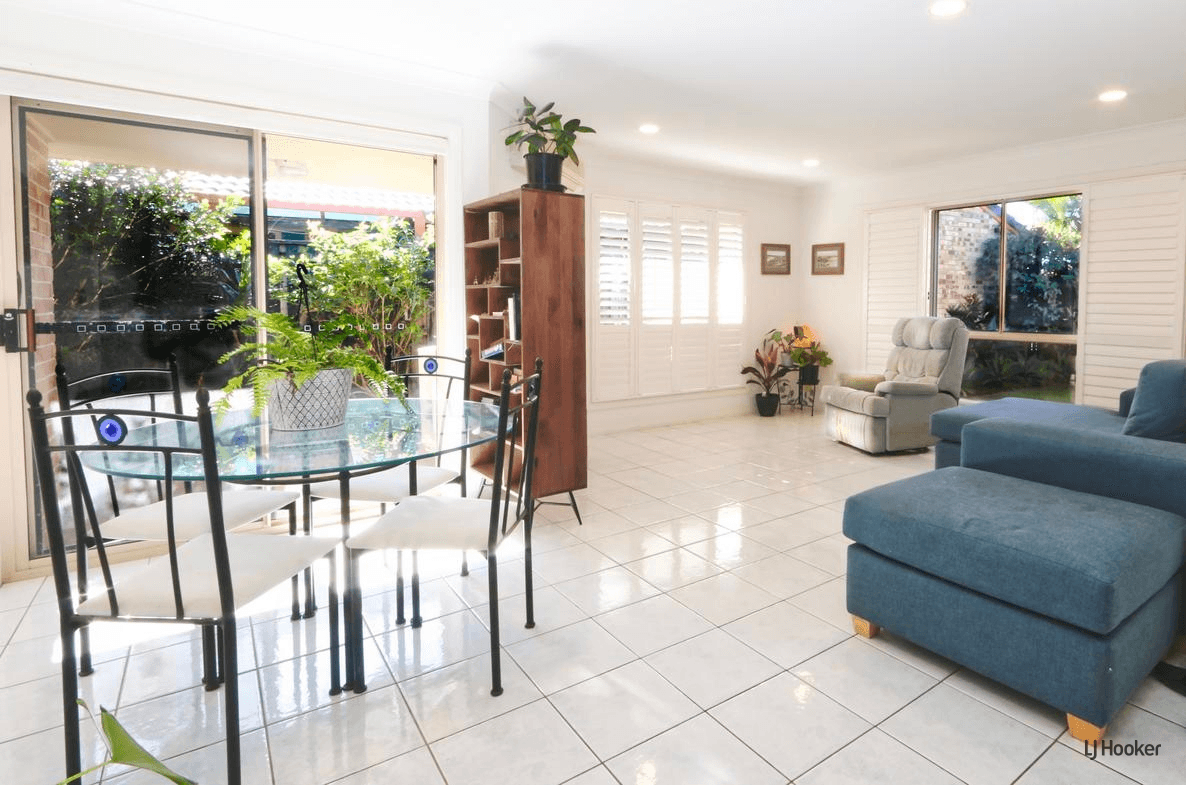 37 Winders Place, BANORA POINT, NSW 2486