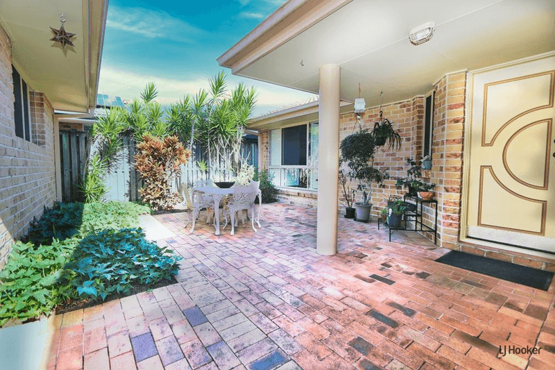37 Winders Place, BANORA POINT, NSW 2486