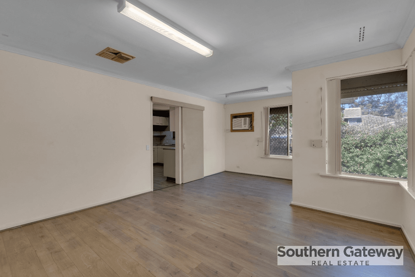 8 Christmas Avenue, ORELIA, WA 6167