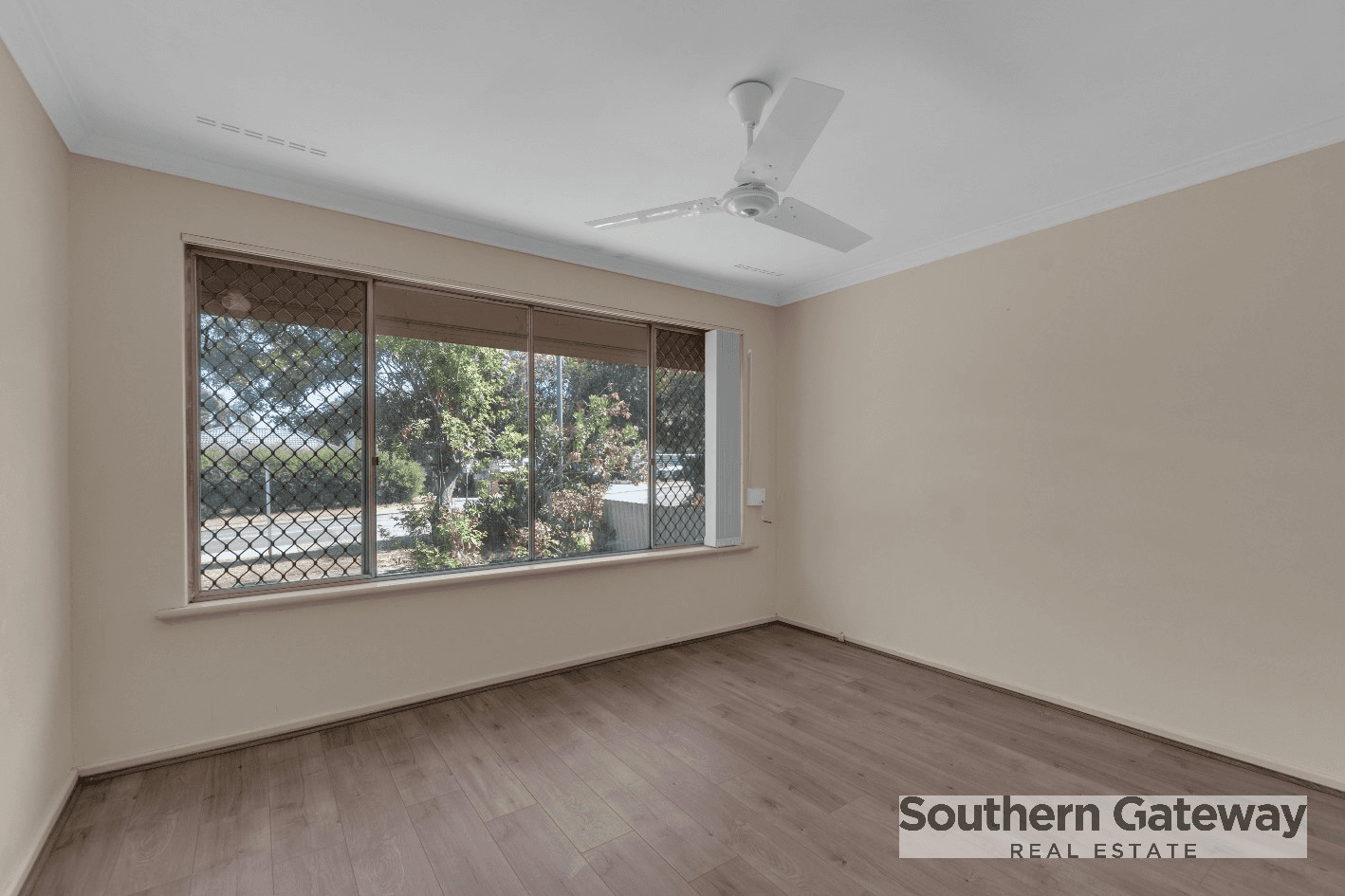 8 Christmas Avenue, ORELIA, WA 6167