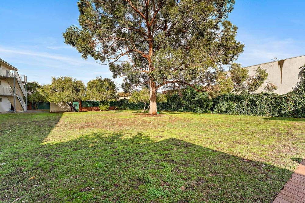 9/3 Burgundy Crescent, SPEARWOOD, WA 6163