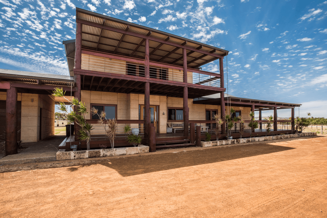 106 Wittenoom Circle, WHITE PEAK, WA 6532