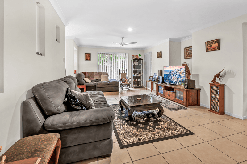 18 Berrimilla Lane, COOMERA WATERS, QLD 4209