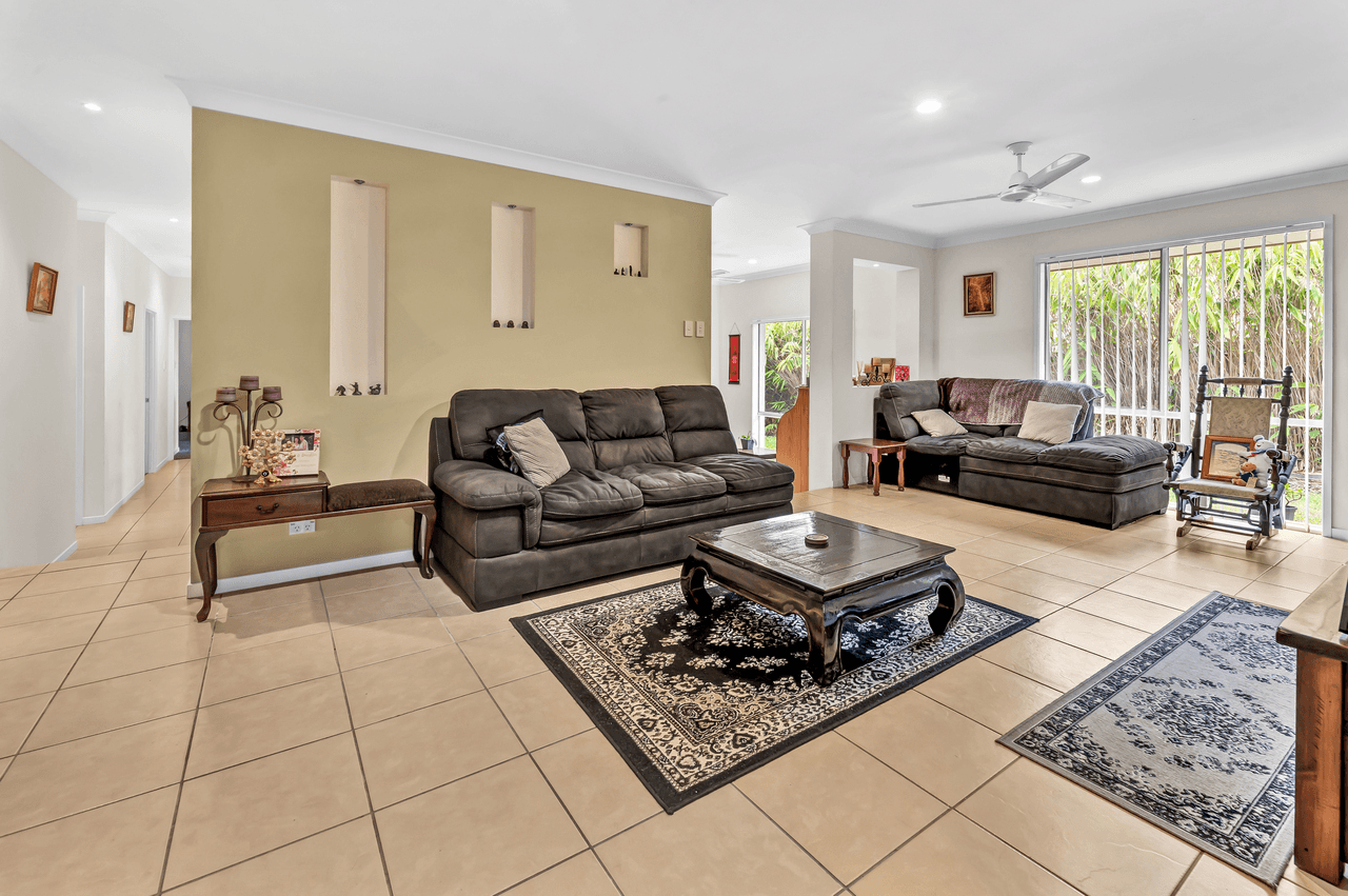 18 Berrimilla Lane, COOMERA WATERS, QLD 4209