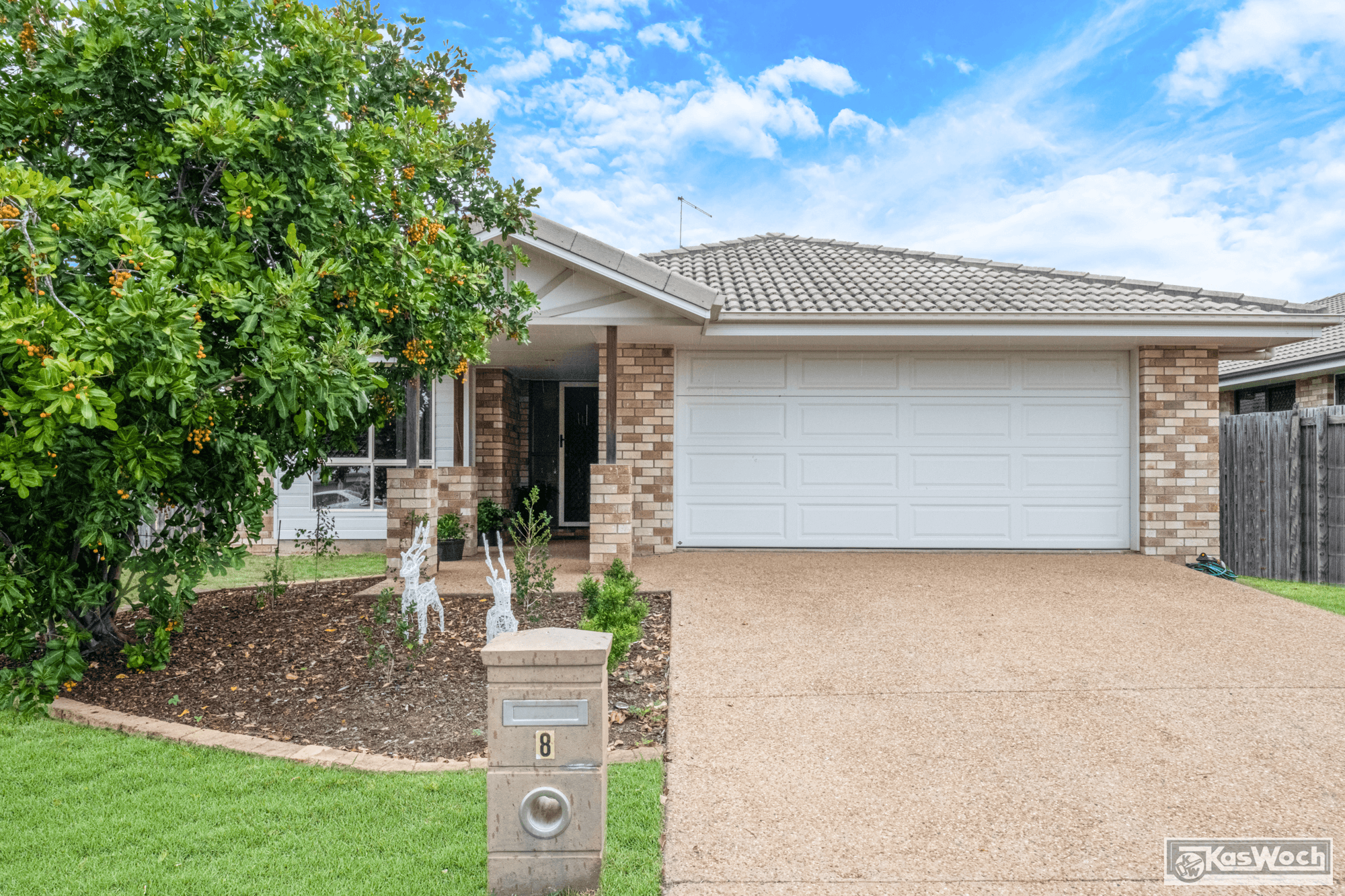 8 BRONCO CRESCENT, GRACEMERE, QLD 4702