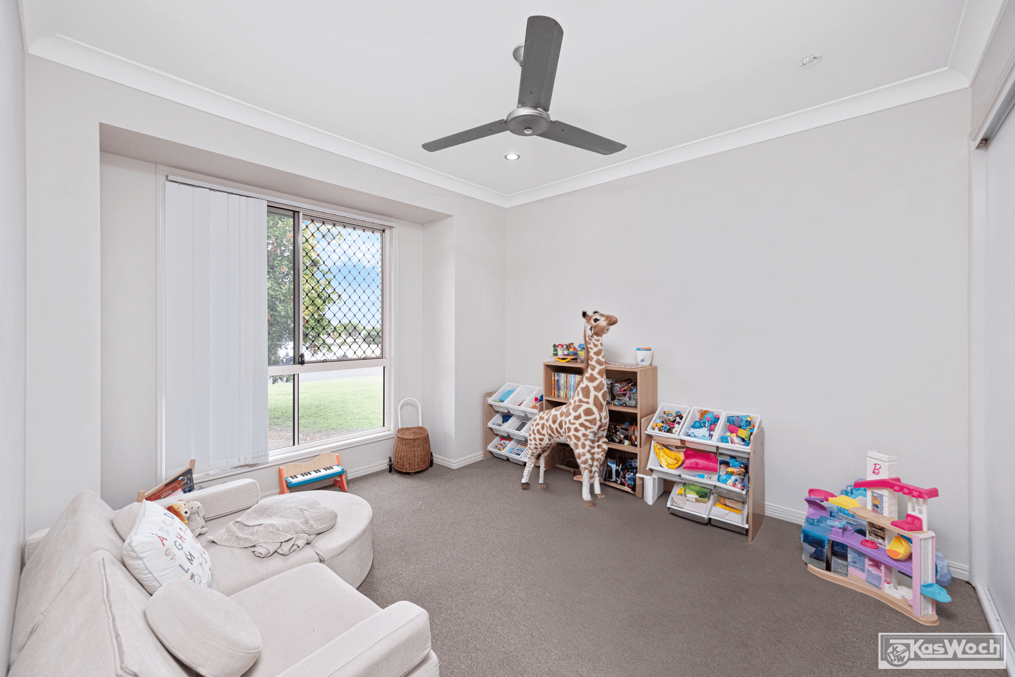 8 BRONCO CRESCENT, GRACEMERE, QLD 4702